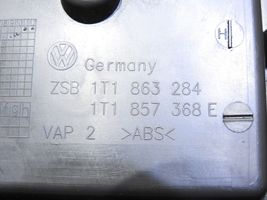 Volkswagen Touran I Vaihteenvalitsimen kehys verhoilu muovia 1T1863475