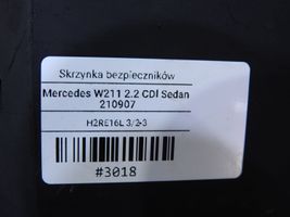 Mercedes-Benz E W211 Set scatola dei fusibili A2115460641