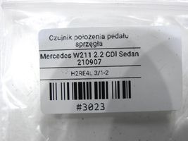 Mercedes-Benz E W211 Sankabos pedalo daviklis 0045452114
