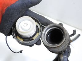 Toyota Avensis T250 Tubo e bocchettone per riempimento serbatoio del carburante 