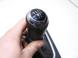 Mazda 5 Vaihteenvalitsimen vaihtaja vaihdelaatikossa 