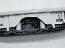 Audi A6 S6 C6 4F Rivestimento della console di illuminazione installata sul rivestimento del tetto 4F0947111
