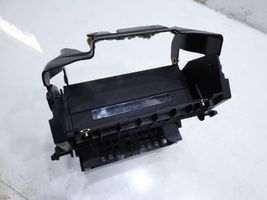 Audi A4 S4 B6 8E 8H Panelės apdailos skydas (centrinis) 8E0858005E