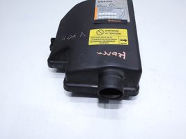 Volvo V70 Kita variklio skyriaus detalė 09469724