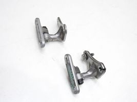 Mercedes-Benz C W203 Set di cerniere portiera anteriore XXXX