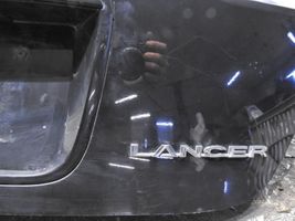 Mitsubishi Lancer X Couvercle de coffre XXX