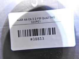 Audi A6 S6 C6 4F Dangtis akumuliatoriaus dėžės 4F0915429A