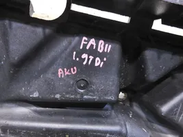 Skoda Fabia Mk2 (5J) Podstawa / Obudowa akumulatora 6R0915331