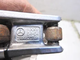 Mercedes-Benz C AMG W203 Ohjauspyörän akseli 2104620748