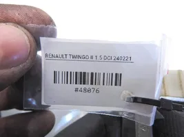 Renault Twingo II Pas bezpieczeństwa fotela przedniego 33040326