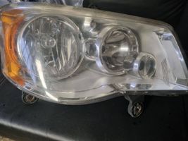 Chrysler Voyager Lampa przednia 