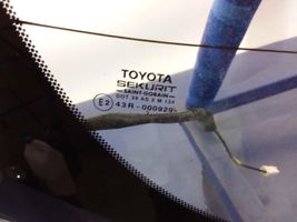 Toyota Avensis T250 Szyba tylna 