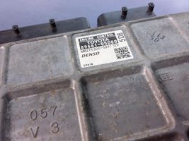 Toyota Avensis T270 Блок управления двигателем ECU 89661-05D80