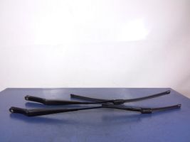 Volkswagen Golf Sportsvan Front wiper blade arm 