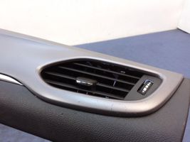 Opel Astra K Muu kynnyksen/pilarin verhoiluelementti 
