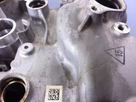 BMW 5 G30 G31 Copertura per bilanciere albero a camme 8601704