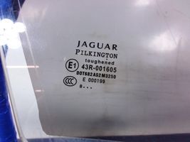 Jaguar XF X250 Vetro del finestrino della portiera anteriore - quattro porte 