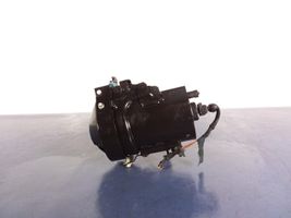 Opel Zafira B Fuel filter housing 