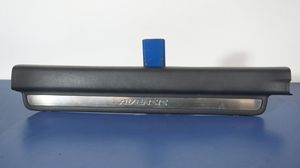 Toyota Avensis T250 Rivestimento vano piedi laterale 67914-05040