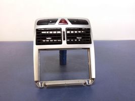 Peugeot 307 Garniture, panneau de grille d'aération latérale 9643511177