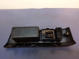 Nissan Micra Przycisk / Włącznik podgrzewania lusterek 