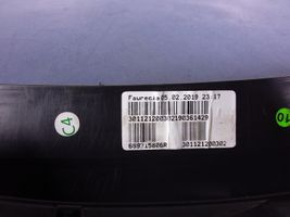 Renault Clio IV Muu kynnyksen/pilarin verhoiluelementti 689215806R