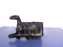 Volkswagen Touran I Vassoio scatola della batteria 1K0915333B