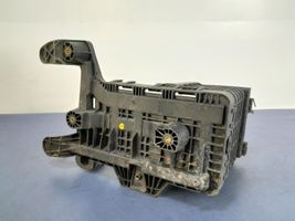 Volkswagen Touran I Vassoio scatola della batteria 1K0915333B