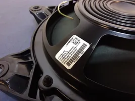 Audi A8 S8 D4 4H Subwoofer-bassokaiutin 