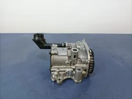 Volkswagen PASSAT B8 Oil pump O4L145208