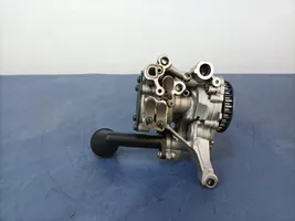 Volkswagen PASSAT B8 Oil pump O4L145208