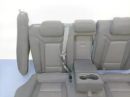 Hyundai i40 Toisen istuinrivin istuimet 