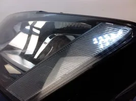 Audi Q5 SQ5 Lampa przednia 8R0711025D