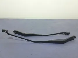 Volvo XC60 Front wiper blade arm 30753526