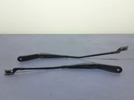 Volvo XC60 Front wiper blade arm 30753526