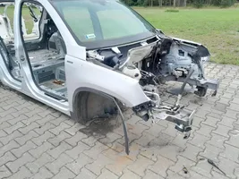 Volkswagen Tiguan Longherone lato anteriore 