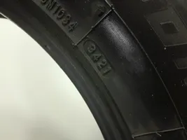 Audi Q7 4M R17 winter tire 01