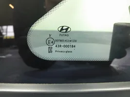 Hyundai Tucson IV NX4 Szyba karoseryjna tylna 01