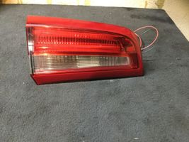 Volvo S60 Lampy tylnej klapy bagażnika 30796271