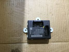 Volvo V40 Šoninių slankiojančių durų ECU modulis 31343044