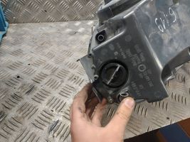 Mercedes-Benz R W251 Lampa przednia 26344702