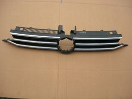 Volkswagen Touran III Grille calandre supérieure de pare-chocs avant 5TA853651J