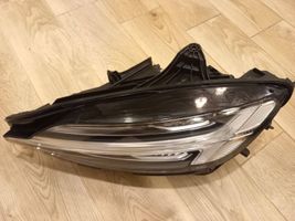 Volvo V60 Lampa przednia 32228809