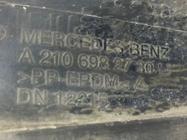 Mercedes-Benz E W210 Pare-boue arrière A2106982730