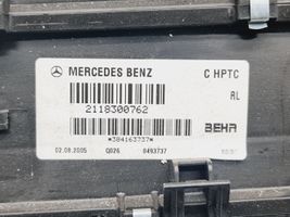 Mercedes-Benz E W211 Montaje de la caja de climatización interior 2118300762