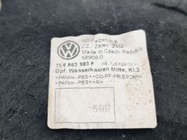 Volkswagen Touareg I Moottoritilan lämpökilpi 7L6863983F