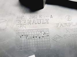 Renault Clio IV Takaistuintilan alempi sivulista 849512982R