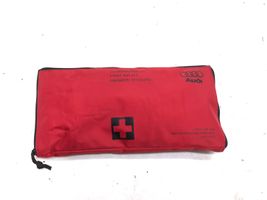 Audi A5 8T 8F Trousse de premiers secours 8K0860282