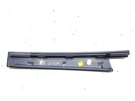 Renault Megane III Moulures des vitres de la porte arrière 822830005R