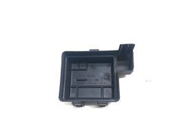 Renault Megane III Tapa de caja de fusibles 243820003R